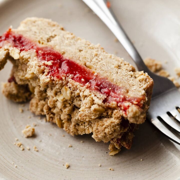 Gluten Free Strawberry Crumb Bar with gluten free oatmeal crumble topping