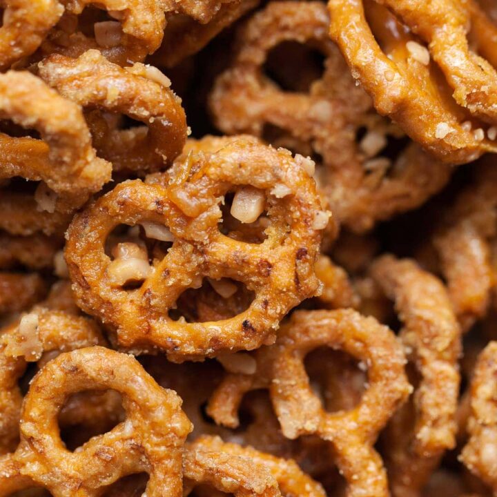 These butter toffee pretzels are sweet, salty, and irresistibly crunchy. An easy homemade snack that&rsquo;s perfect for holidays, parties, or gifting.