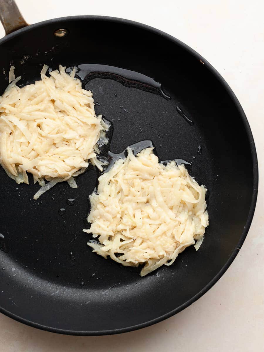 gluten free kartoffelpuffer in a frying pan
